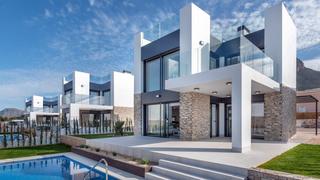 Chalet in Colònia de Sant Pere. Oportunidad excepcional! última villa de lujo disponible para la