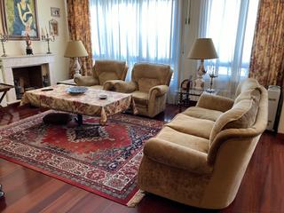 Piso en Rúa paulino freire 27. Piso familiar amplio y bien situado, ideal profesional independi