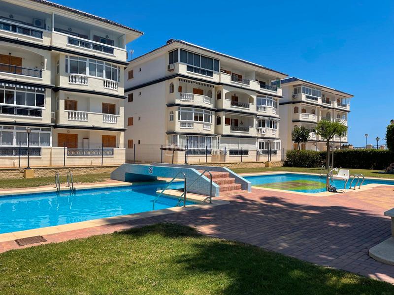 Foto a2c8d18e-aee7-4078-8c27-a564335287a5. Etagenwohnung mit pool in Los Europeos Torrevieja