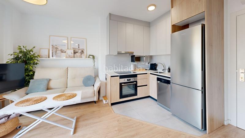 Foto bcea8539-00e9-4c38-89bf-864f268e3aa0. Estudi a avenida de cartagena 13 a El Altet Elche / Elx