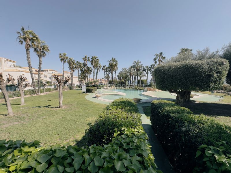 Foto 1c982238-df1d-4569-9084-8b9d525a7011. Casa a schiera in avinguda d'escandinàvia 23 in Gran Vista-Olivo de Oro Santa Pola