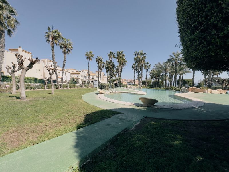 Foto 80f427f1-f965-4fc8-8ed5-9cbfd35e853d. Casa a schiera in avinguda d'escandinàvia 23 in Gran Vista-Olivo de Oro Santa Pola