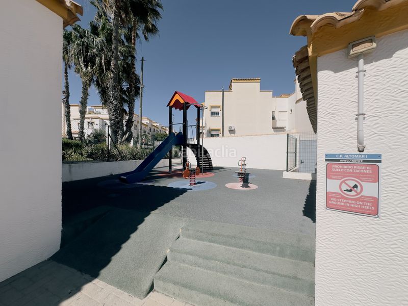 Foto 92d84fcb-f965-4e5d-93e8-46de287b4610. Casa a schiera in avinguda d'escandinàvia 23 in Gran Vista-Olivo de Oro Santa Pola