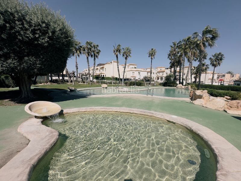 Foto a58b1acb-e9eb-46cb-8bcd-3b400ec84aa1. Casa a schiera in avinguda d'escandinàvia 23 in Gran Vista-Olivo de Oro Santa Pola