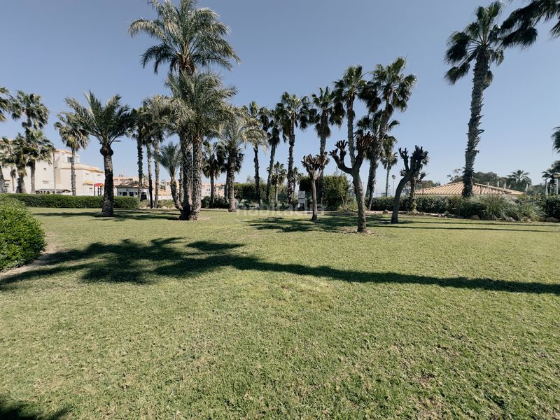 Foto a6e9e06c-347b-4a35-87b6-2f5d57253ff9. Casa a schiera in avinguda d'escandinàvia 23 in Gran Vista-Olivo de Oro Santa Pola