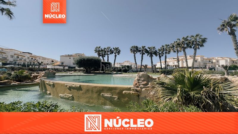 Foto d72fa1f9-b3ce-4744-9d3a-8c831f204206. Casa a schiera in avinguda d'escandinàvia 23 in Gran Vista-Olivo de Oro Santa Pola