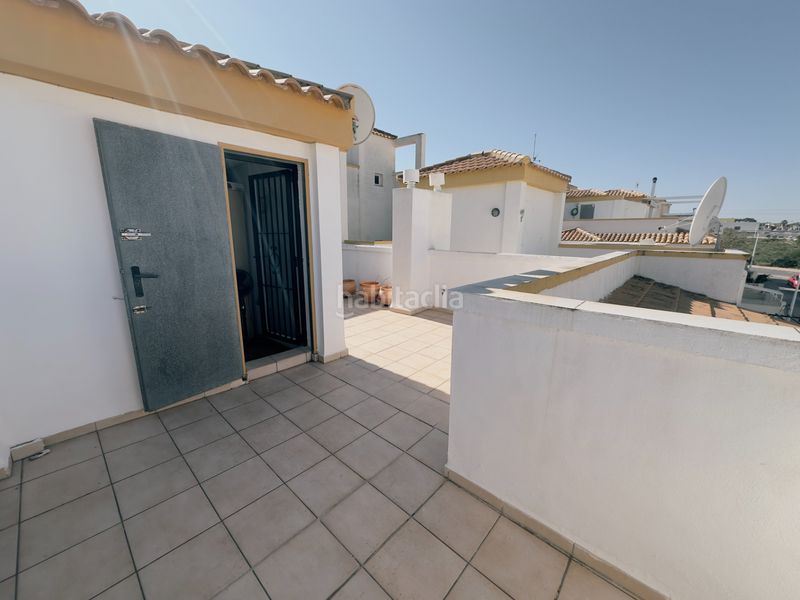Foto ee8ebbfa-7902-43c6-8cf6-67be85ee7e0f. Casa a schiera in avinguda d'escandinàvia 23 in Gran Vista-Olivo de Oro Santa Pola