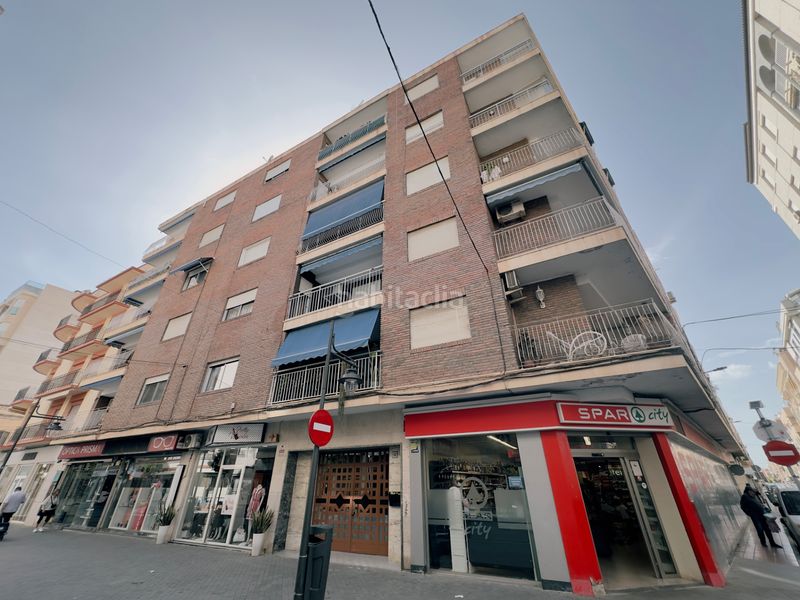 Foto 3d3d65d9-10ab-4a2b-ac61-c787787a5538. Pis a calle muelle 18 a Centro Santa Pola
