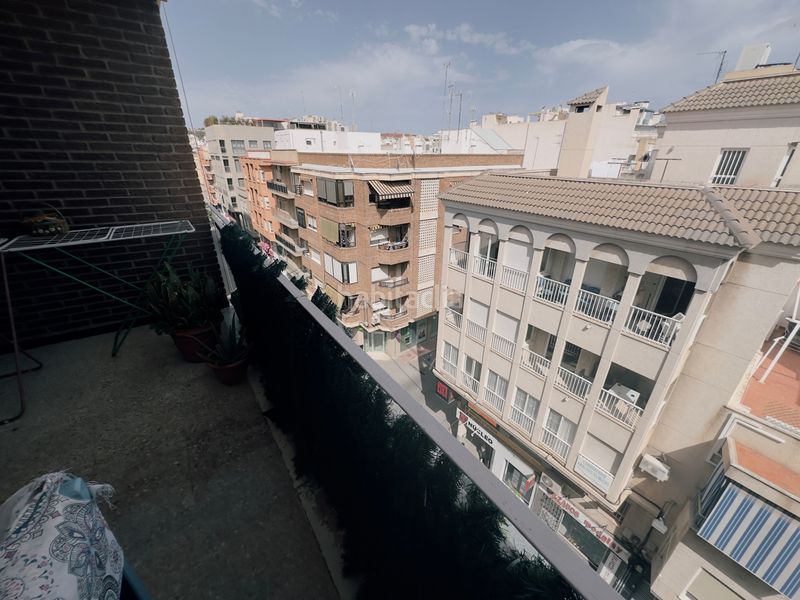 Foto 9735903b-ab29-42aa-8347-486260cba31b. Pis a calle muelle 18 a Centro Santa Pola