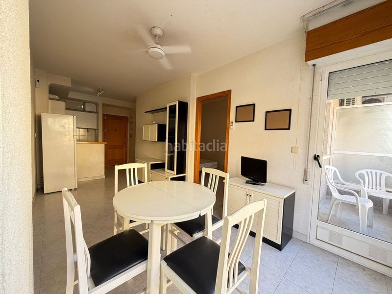 Foto ddb98bf2-b3dd-4185-b1ff-a21ba246c785. Pis a Zona Playa de los Locos Torrevieja
