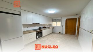 Flat  Calle pedro llamas. Espectacular piso con terraza enorme, 3 hab, 2 baños y garaje! l