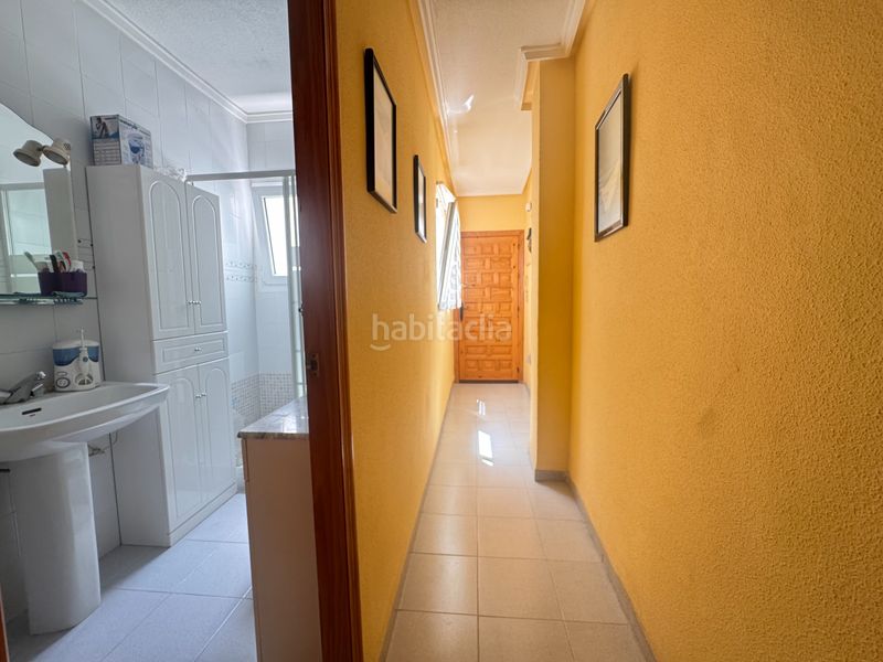 Foto a98e4ce8-8c42-43da-a4dd-058bf9a64e80. Estudi amb piscina a Antonio Machado Torrevieja