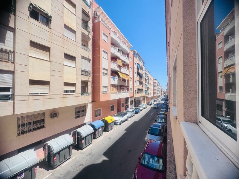 Foto fbc83651-3645-4e6d-9aac-2deb04633b4a. Pis a Avenida Habaneras - Curva de Palangre Torrevieja
