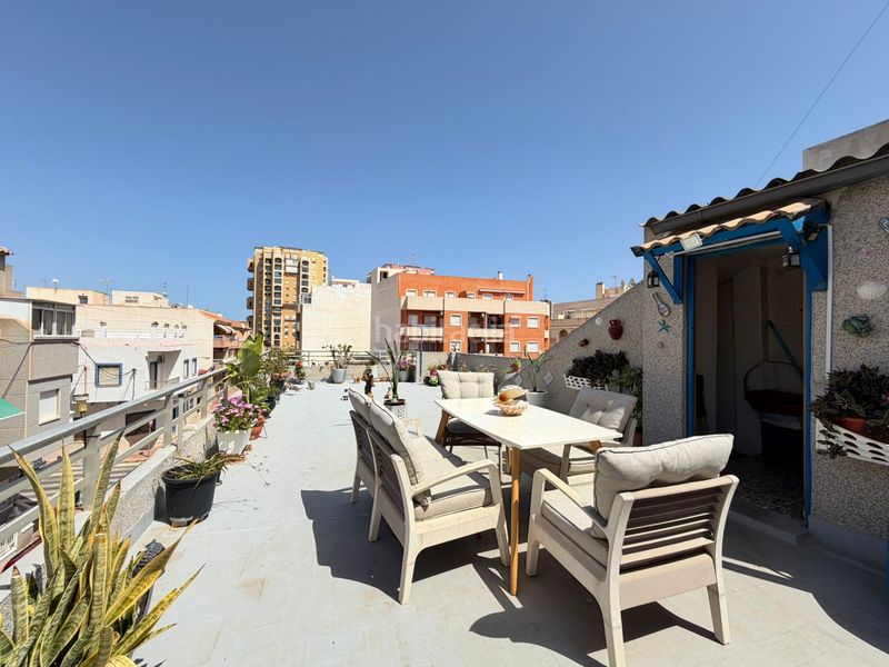 Foto 0fc4b053-bd38-4b51-be7d-0847022d5705. Casa amb xemeneia aparcament a Zona Playa de los Locos Torrevieja
