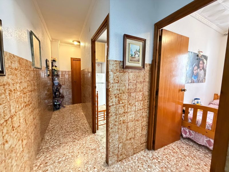 Foto 14f00940-125f-45eb-b969-39371f6fc807. Casa amb xemeneia aparcament a Zona Playa de los Locos Torrevieja