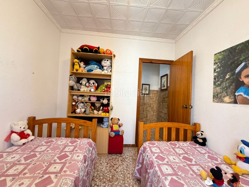 Foto 242213b0-8d54-4e05-a3cf-035985586f12. Casa amb xemeneia aparcament a Zona Playa de los Locos Torrevieja