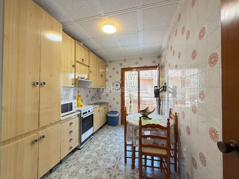 Foto 2f22c8da-2e73-4907-b9d2-8381b05adb51. Casa amb xemeneia aparcament a Zona Playa de los Locos Torrevieja