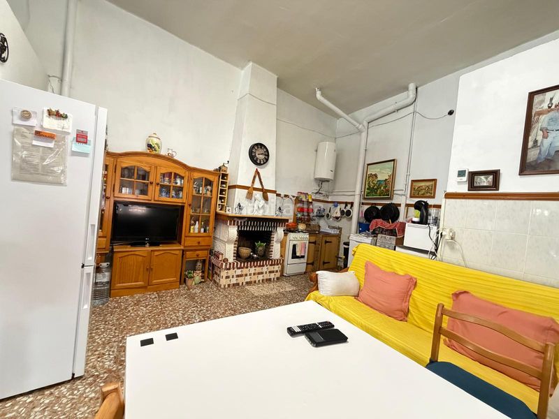 Foto 34034686-2ed9-45bb-8618-660a5664f870. Casa amb xemeneia aparcament a Zona Playa de los Locos Torrevieja