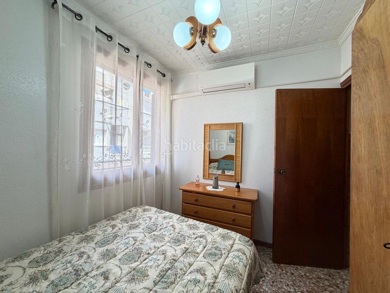 Foto 38b9d388-0802-4252-ae2a-d1b170317408. Casa amb xemeneia aparcament a Zona Playa de los Locos Torrevieja