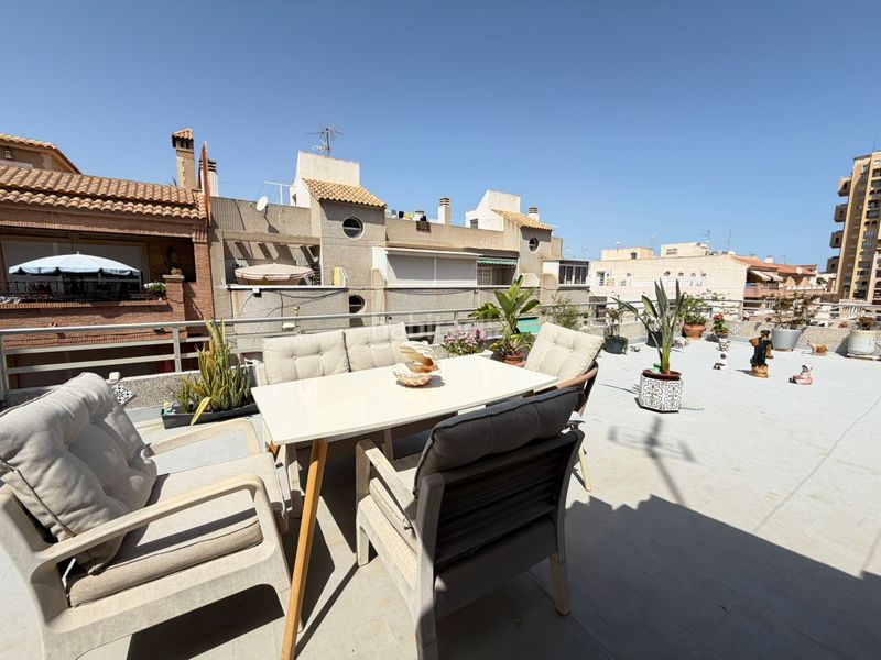 Foto 3db89db7-8b3c-4284-abc5-53b3347fc177. Casa amb xemeneia aparcament a Zona Playa de los Locos Torrevieja