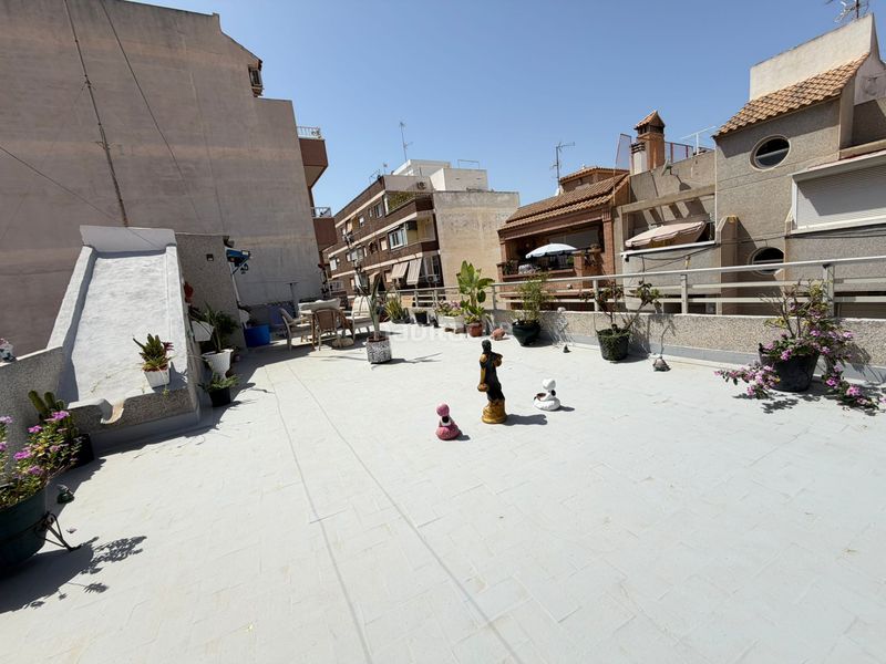 Foto 49a99e83-739a-458c-97e5-e03ca5276e6e. Casa amb xemeneia aparcament a Zona Playa de los Locos Torrevieja