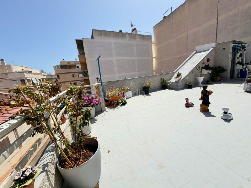 Foto 59519be8-b88e-42bf-8e08-6a52155752b7. Casa amb xemeneia aparcament a Zona Playa de los Locos Torrevieja