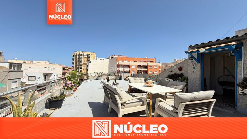 Foto 5c6af620-98af-445e-a34c-e7e7d5016674. Casa amb xemeneia aparcament a Zona Playa de los Locos Torrevieja