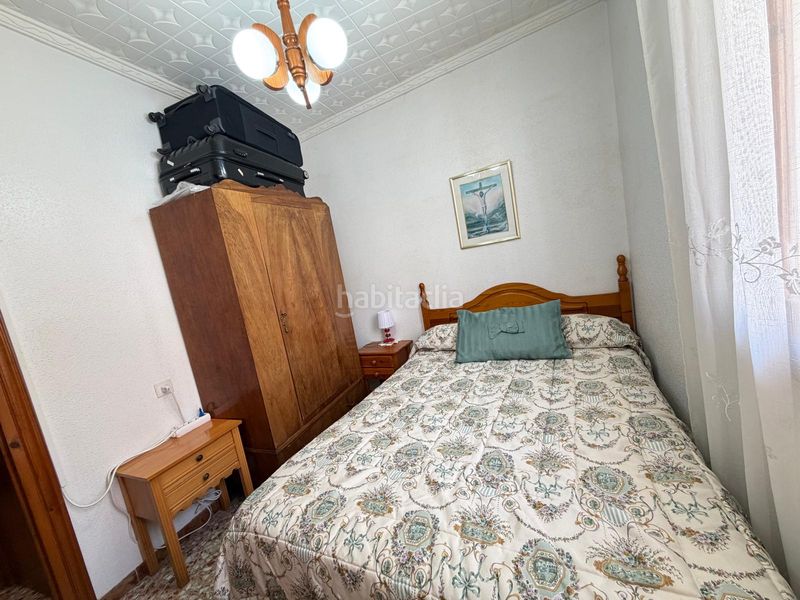 Foto 63bc28ef-66c0-41b8-bdfe-8f529c8a8846. Casa amb xemeneia aparcament a Zona Playa de los Locos Torrevieja