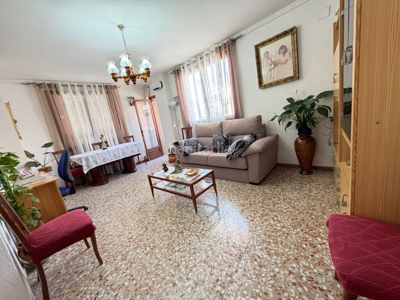 Foto 665193bd-641f-41fc-a29a-06af2b689687. Casa amb xemeneia aparcament a Zona Playa de los Locos Torrevieja
