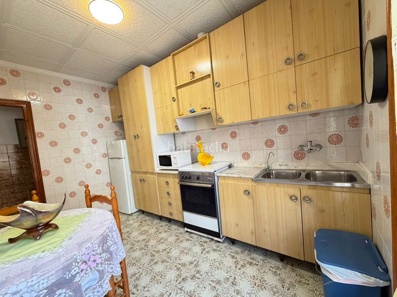 Foto 7dbe1f75-672c-476a-a678-1295c20e815d. Casa amb xemeneia aparcament a Zona Playa de los Locos Torrevieja