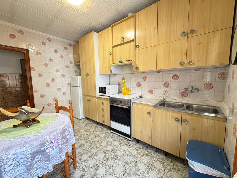 Foto 90a225fb-8a58-4475-baeb-82688d7db867. Casa amb xemeneia aparcament a Zona Playa de los Locos Torrevieja