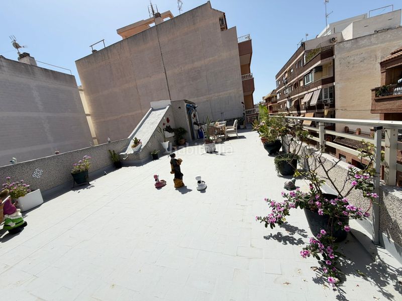 Foto a07ceeff-b895-4b0b-a2ad-51e8de1d96bc. Casa amb xemeneia aparcament a Zona Playa de los Locos Torrevieja