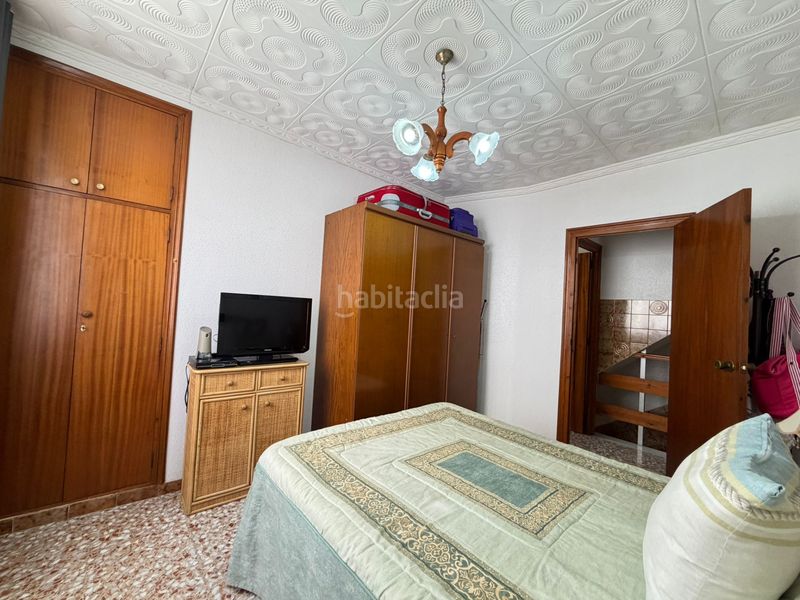 Foto b19aa9be-6571-4cd3-94e9-509c0bc1f02b. Casa amb xemeneia aparcament a Zona Playa de los Locos Torrevieja