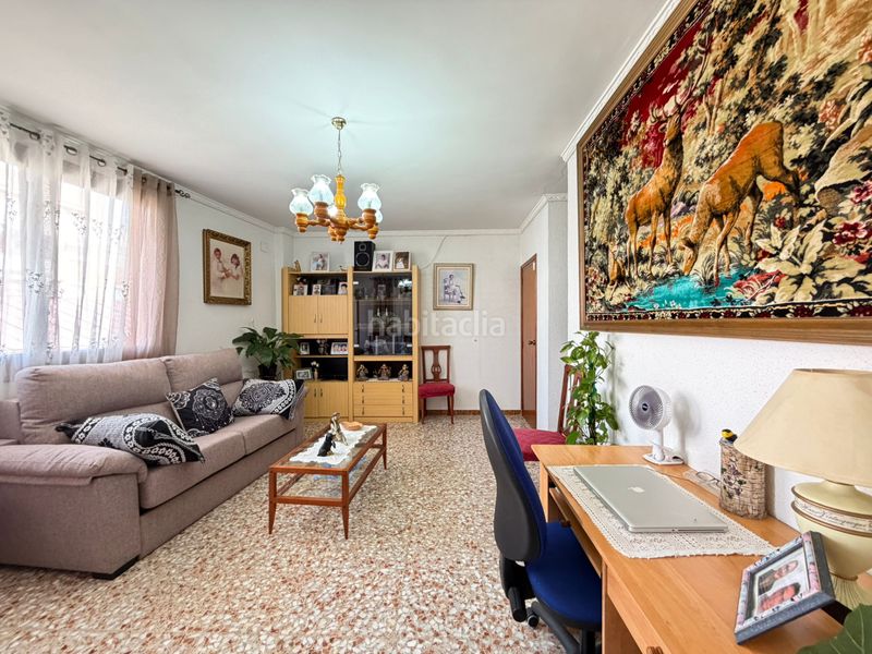 Foto d1bc0551-a706-444f-912c-93e9946fc7b2. Casa amb xemeneia aparcament a Zona Playa de los Locos Torrevieja