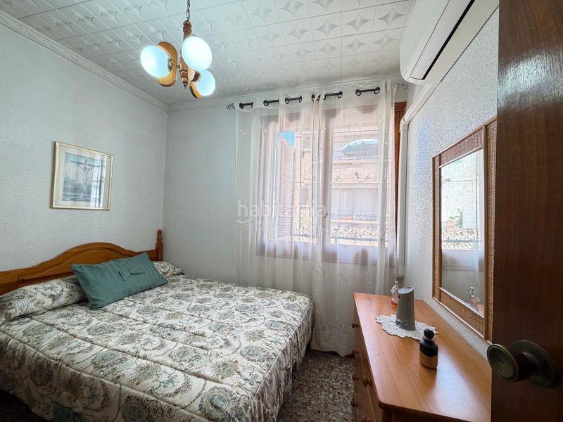 Foto f11e01d4-a292-4c2f-80e7-288e313a71f6. Casa amb xemeneia aparcament a Zona Playa de los Locos Torrevieja