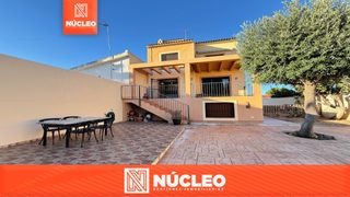 Casa aparellada  Avenida de las gaviotas. Casa o chalet independiente en venta en avenida de las gaviotas
