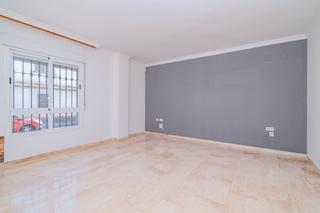 Appartement  Calle madrid. Piso de 3 dormitorios en barrio de monachil