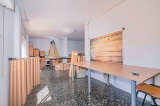 Appartement  Calle caadilla. Amplio piso de dos dormitorios en el corazn de hutor vega