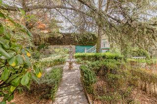 Casa  Calle la cortijuela. Casa con un increíble jardín y parcela de más de 1000 m²