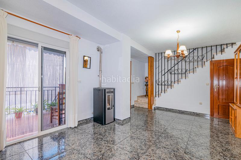 Foto 0c91973c-c578-437d-b755-33dd2dd02161. Casa amb xemeneia a Barrio de la Vega Monachil