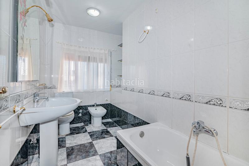 Foto 3689a69b-5306-4396-a5fc-da0ec194d62c. Casa amb xemeneia a Barrio de la Vega Monachil