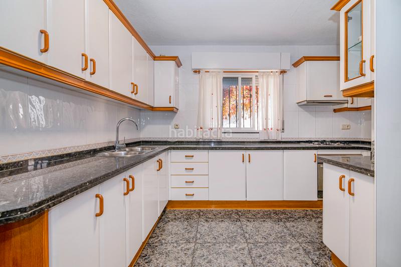 Foto d15356b6-4746-40d4-9528-82a14bd0ab2c. Casa amb xemeneia a Barrio de la Vega Monachil