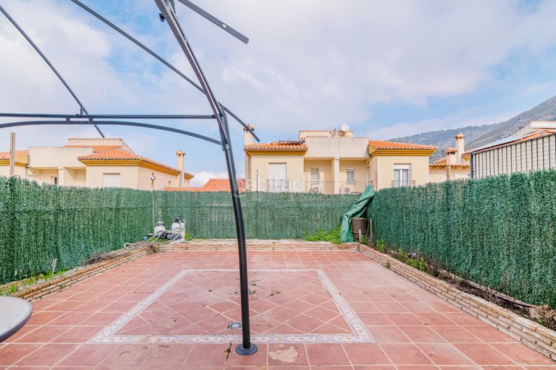 Foto a7d4cd16-0640-4150-9d19-0754f45ac779. Casa amb aparcament a Alfacar