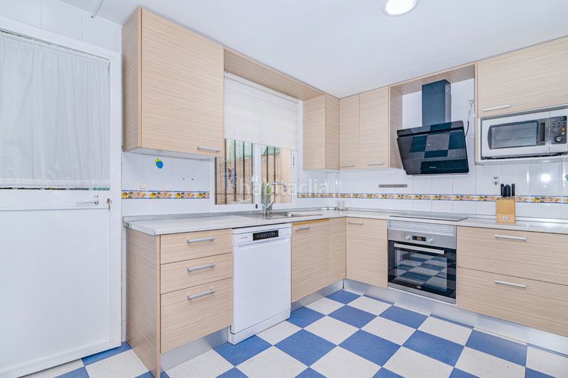 Foto bac676bb-4b60-4d1f-a11a-3c8b55976eed. Casa amb aparcament a Alfacar