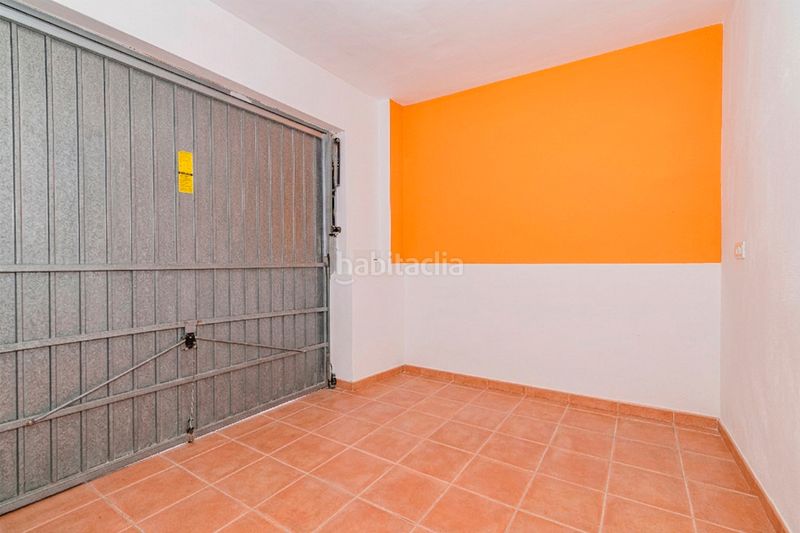 Foto bed731e8-14bd-4c90-bf12-481a4d02047c. Casa amb aparcament a Alfacar