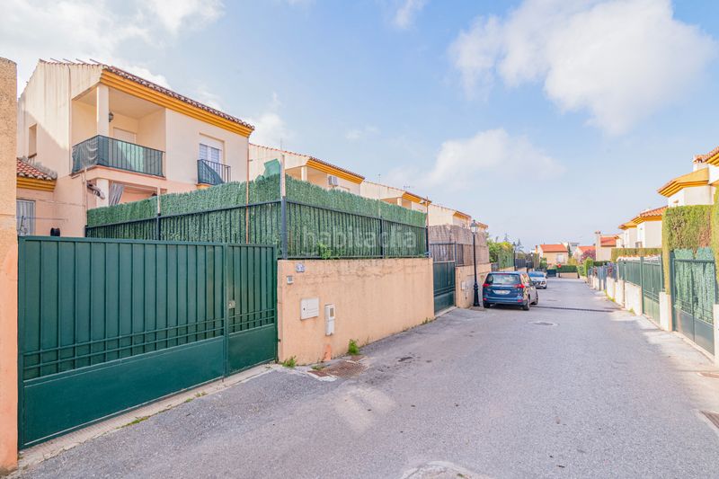 Foto c2dd5d72-a473-4f84-a1c6-ed2b3b052997. Casa amb aparcament a Alfacar