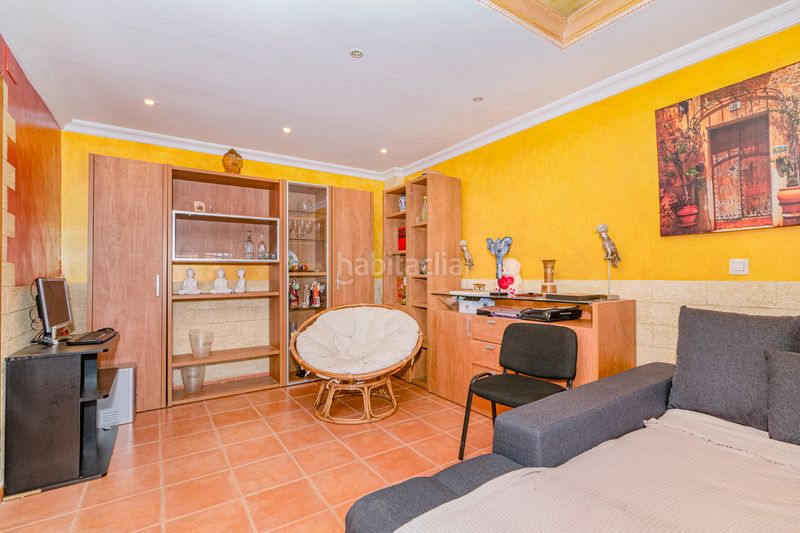 Foto c52d1998-6cce-47fd-b762-f8cab918faca. Casa amb aparcament a Alfacar