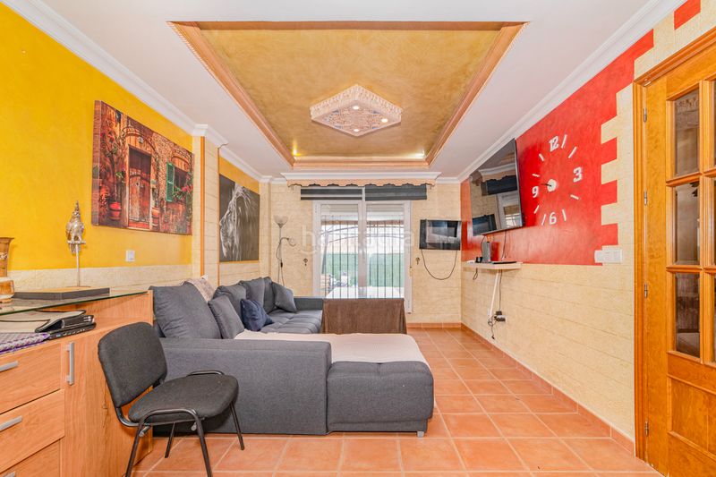 Foto d228ce28-bf44-4368-bbbe-a36e912ce82d. Casa amb aparcament a Alfacar