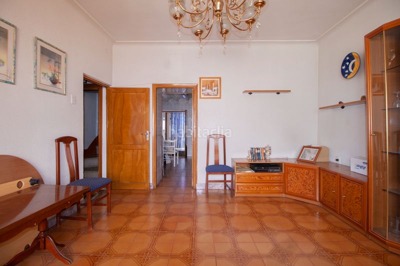 Foto 3a06f27c-82bd-40ff-8cd1-0ace76a8d8d2. Casa adossada a Úbeda