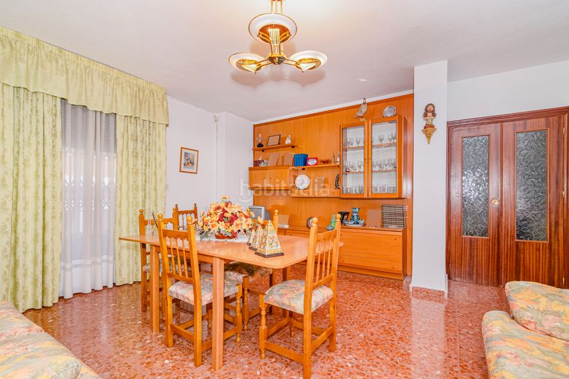 Foto 122dcdac-ba1e-4313-bdd2-ecd62766de9f. Casa amb aparcament a Alfacar